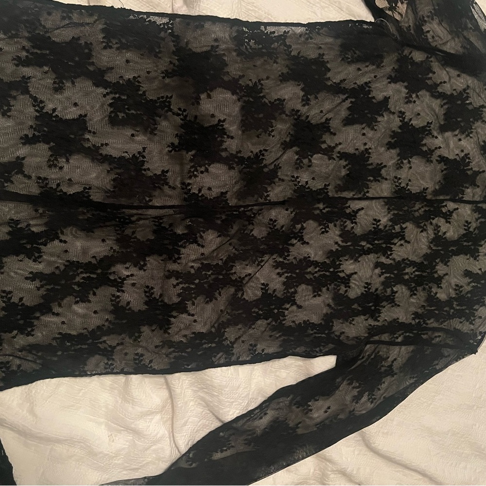Elegant Black Lace Sleepwear